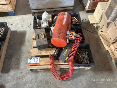 Quantity of Wrench, Hammer, Air Tank & Spot Light Varios, herramientas manuales