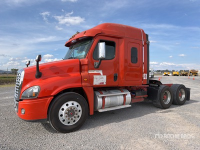 2017 Freightliner Cascadia 125 6x4 Tractocamion con Dormitorio / T/A Slaapcabine Trekker