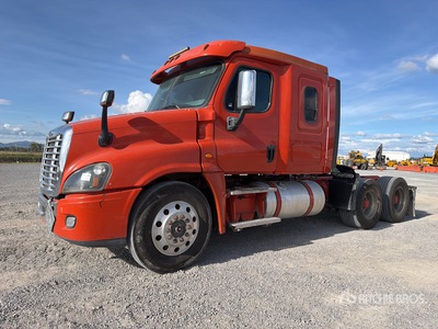 2018 Freightliner Cascadia 125 6x4 Tractocamion con Dormitorio / Tracteur Routier Couchette