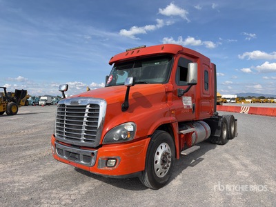 2018 Freightliner Cascadia 125 6x4 Tractocamion con Dormitorio / T/A Sleeper Truck Tractor