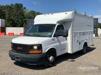 2017 GMC Savana 3500 4x2 Utility Truck