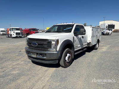 2019 Ford F-550 XL 4x4 Extended Cab Camion utilitaire
