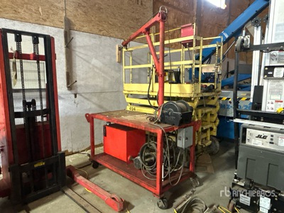 Hydraulic Personnel Lift with Work Platform