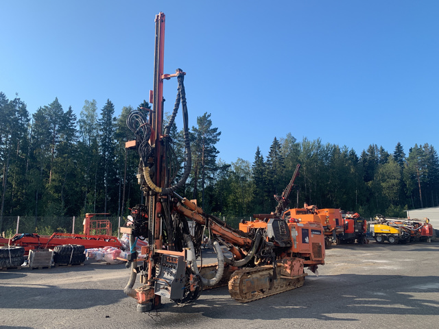 2004 Tamrock CHA700 Crawler Mounted Blast Hole Drill 2004 Tamrock CHA700 Crawler Mounted Blast Hole Drill