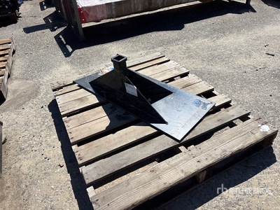 2026 GIYI GY-HMP40 Skid Steer Hitch Receiver (Unused)