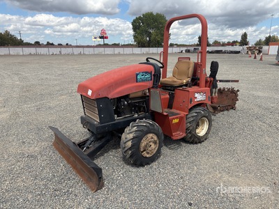 Ditch Witch RT45 4x2 Fräse mit Kabelpflug
