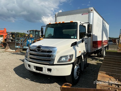 2015 Hino 268 4x2 Furgonetka