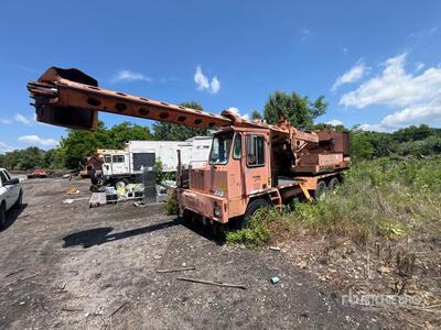 1999 (unverified) Gradall G660E Highway Wheeled Excavator