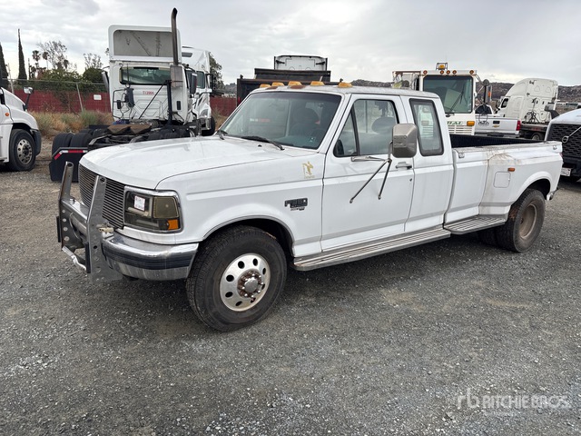 1996 Ford F-350 4x2 Extended Cab Pickup