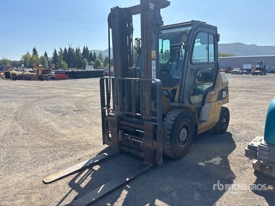 2018 Cat DP40N1-D 7150 lb Chariot Élévateur