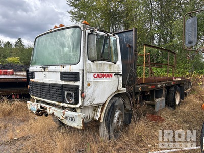 Mack 4x2 Camion à Plateau (Inoperable)