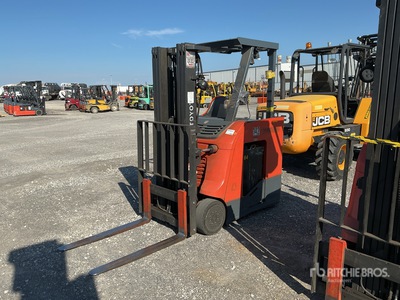 Toyota 8BNCU18 3500 lb 電動フォークリフト