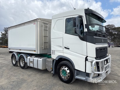 2014 Volvo FH13 6x4 T/A Sleeper Truck Tractor