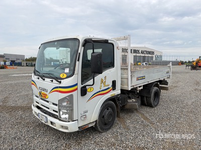 2011 Isuzu NLR 85 Camion à benne basculante S/E