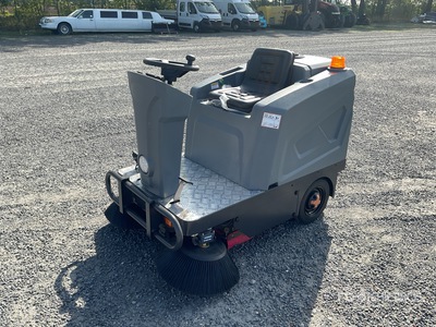 2026 FLOOR-SWEEPER GDW12-PRO Ride-On Electric を見 Sweeper (Unused)