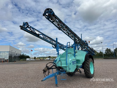 2015 Berthoud Tracker 28 m S/A Pulverizador de arrastre
