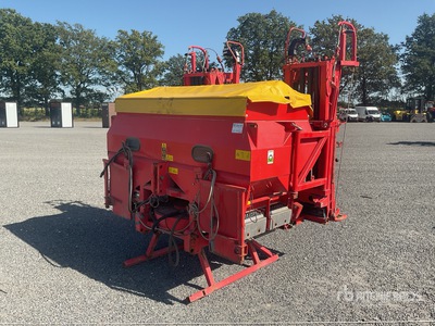 1996 Kuhn Aero 2212 肥料用スプレッダー