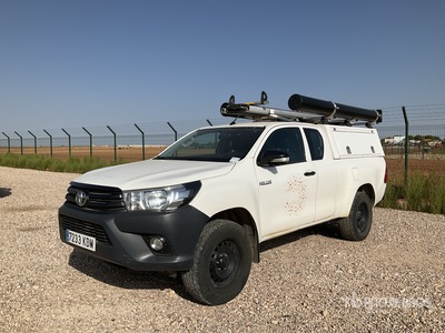 2018 Toyota Hilux 4x4 Extended Cab Pickup