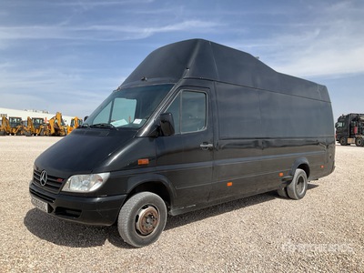 2004 Mercedes-Benz 413 Office Samochód dostawczy Cargo