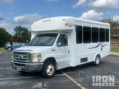 2013 Ford E-450 Super Duty 4x2 12-Seat Transit Bus