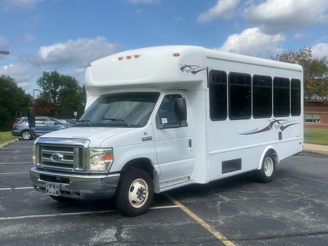 2013 Ford E-450 Super Duty 4x2 12-Seat Mini Bus 2013 Ford E-450 Super Duty 4x2 12-Seat Mini Bus