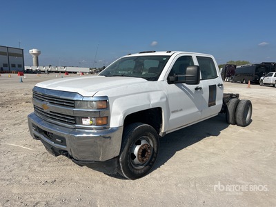 2015 Chevrolet Silverado 3500HD 4x2 Crew Cab Cab and Chassis