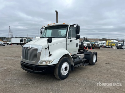 2007 International 8600 SBA 4x2 Day Cab Truck Tractor