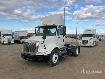 2005 International 8600 4x2 Cabeza Tractora Cabina Corta
