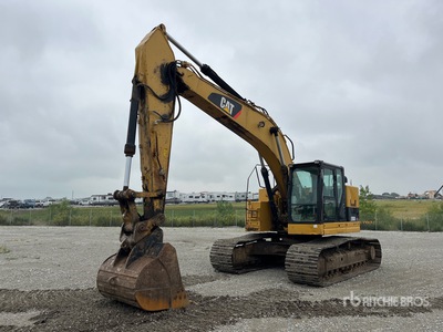 2016 Cat 328D L حفارة بجنزير