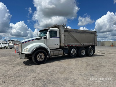 2016 Kenworth T880 8x4 Camion à benne basculante Tri/E