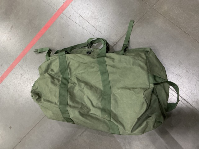 (138) Duffel Bags