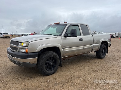 2003 Chevrolet Silverado 2500HD 4x4 Extended Cab Pickup