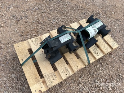 Quantity of (2) 2025 Haener Morin MO Adapter Accessoire divers pour pelle (Unused)