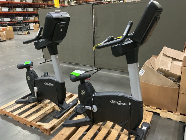 (2) Life Fitness Life Cycle Exercise Bycicles