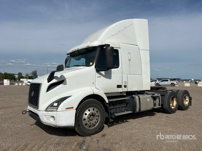 2018 Volvo VNR64T400 6x4 Cabeza Tractora Cabina Dormitorio