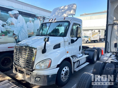 2015 Freightliner CA113 6x4 3-Achs Sattelzugmaschine (Inoperable)