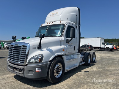 2016 Freightliner Cascadia 125 6x4 T/A Day Cab Truck Tractor