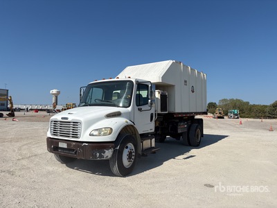 2005 Freightliner M2 106 4x2 Leaf Collection Truck