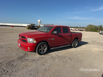 2013 Ram 1500 ST 4x2 Crew Cab بيك اب