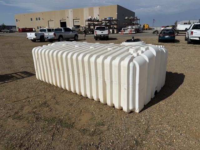 2500 gal Poly Slip Water Tank 2500 gal Poly Slip Water Tank