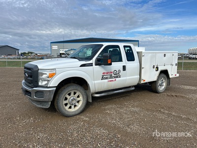 2012 Ford F-250 XL 4x4 Extended Cab Ciężarówka serwisowa