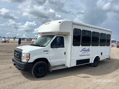 2015 Ford E-350 Starcraft 4x2 5-Seat Transit Bus