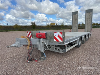 2020 Max Trailer MAX-300 Tri/A Semi Remorque Porte Engin Lowboy Trailer
