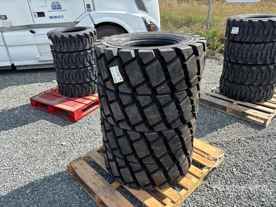 Quantity of (4) 12-16.5 Neumáticos (Unused) - Fits Skid Steer Loader