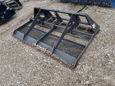 Bobcat 84 in Skid Steer Landplane