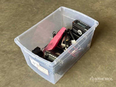 Quantity of (3) Motorola XTL2500 700/800 MHz 35 Watt Truck ラジオ・トランシーバー