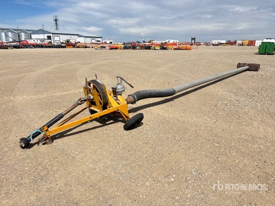 Monarch Industrial  Trailer-Mounted Water Pump
