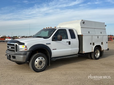 2006 Ford F-450 Lariat 4x4 Extended Cab Utility Truck
