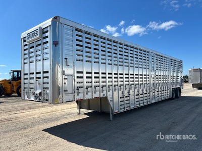 2020 EBY 53 ft T/A Livestock Trailer