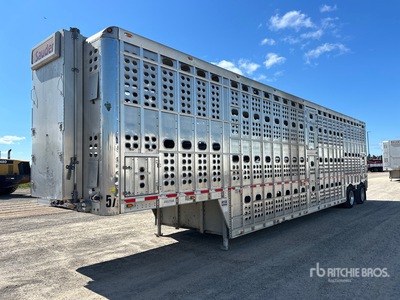 2011 EBY 53 ft T/A Livestock Trailer